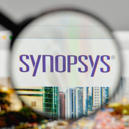 Milan, Italy - November 1, 2017: Synopsys logo on the website homepage.のeditorial素材