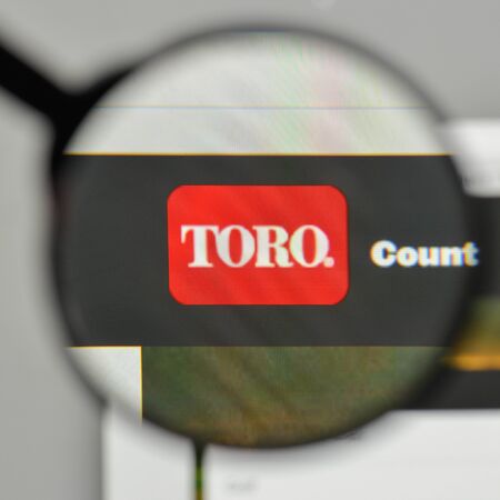 Milan, Italy - November 1, 2017: Toro logo on the website homepage.のeditorial素材