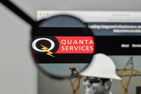 Milan, Italy - November 1, 2017: Quanta Services logo on the website homepage.のeditorial素材
