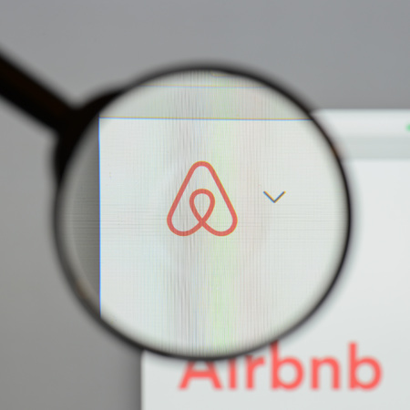 Milan, Italy - August 10, 2017: Airbnb website homepage. It is an online marketplace and hospitality service. Airbnb logo visible.のeditorial素材