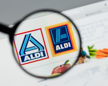 Milan, Italy - August 10, 2017: ALDI website homepage. It is the common brand of two leading global discount supermarket chains with over 10,000 stores in 18 countries. ALDI logo visible.のeditorial素材