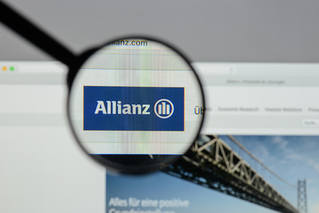 Milan, Italy - August 10, 2017: Allianz website homepage. It is a German financial services company. Allianz logo visible.のeditorial素材