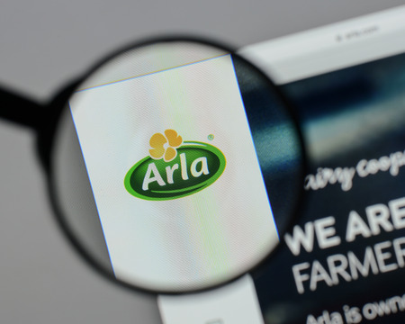 Milan, Italy - August 10, 2017: Arla
 logo on the website homepage.のeditorial素材