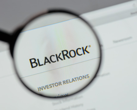 Milan, Italy - August 10, 2017: BlackRock
 logo on the website homepage.のeditorial素材