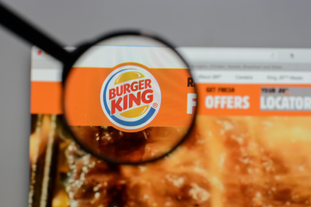 Milan, Italy - August 10, 2017: Burger King logo on the website homepage.のeditorial素材