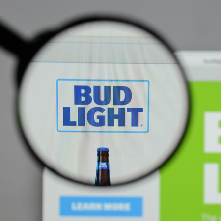 Milan, Italy - August 10, 2017: Bud Light logo on the website homepage.のeditorial素材