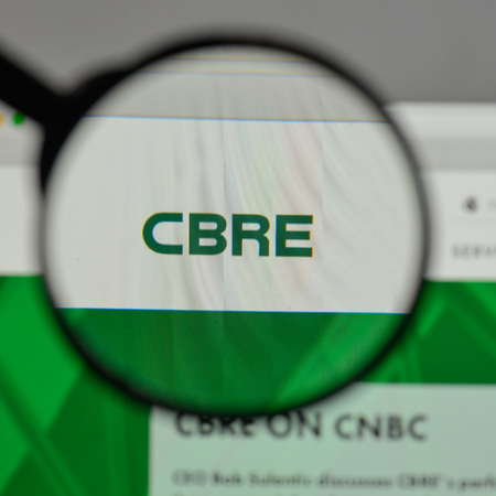 Milan, Italy - August 10, 2017: CBRE Group logo on the website homepage.のeditorial素材