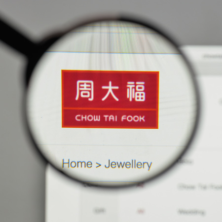 Milan, Italy - August 10, 2017: Chow Tai Fook logo on the website homepage.のeditorial素材