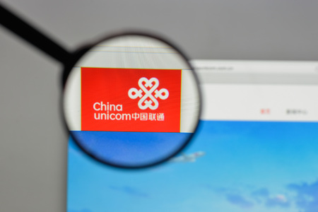 Milan, Italy - August 10, 2017: China Unicom logo on the website homepage.のeditorial素材