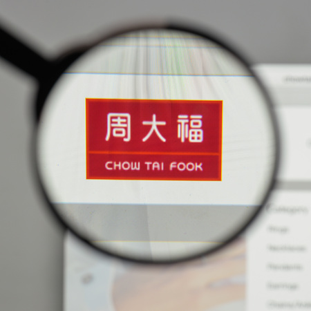 Milan, Italy - August 10, 2017: Chow Tai Fook logo on the website homepage.のeditorial素材