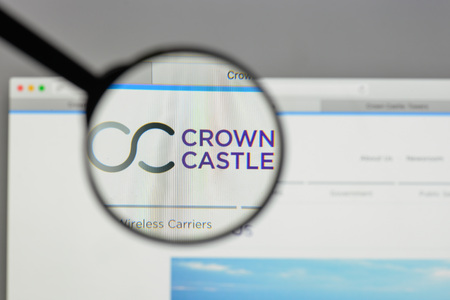 Milan, Italy - August 10, 2017: Crown Castle International logo on the website homepage.のeditorial素材