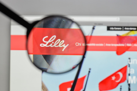 Milan, Italy - August 10, 2017: EliLilly logo on the website homepage.のeditorial素材