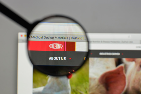Milan, Italy - August 10, 2017: DuPont
 logo on the website homepage.のeditorial素材