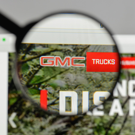 Milan, Italy - August 10, 2017: GMC logo on the website homepage.のeditorial素材