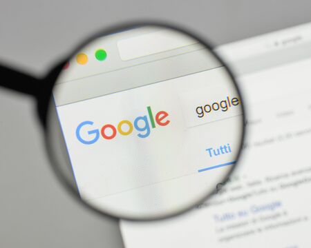 Milan, Italy - August 10, 2017: google logo on the website homepage.のeditorial素材