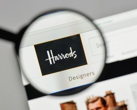 Milan, Italy - August 10, 2017: Harrods logo on the website homepage.のeditorial素材