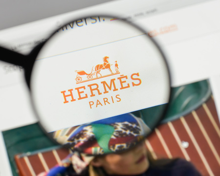 Milan, Italy - August 10, 2017: Hermes logo on the website homepage.のeditorial素材