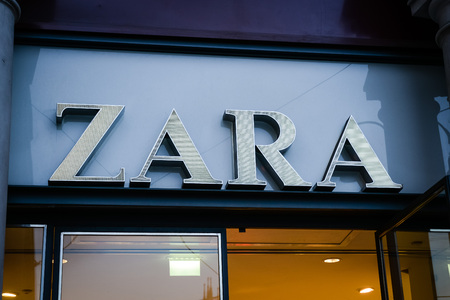 Milan, Italy - September 24, 2017:  Zara store in Milan. Fashion week Zara shoppingのeditorial素材