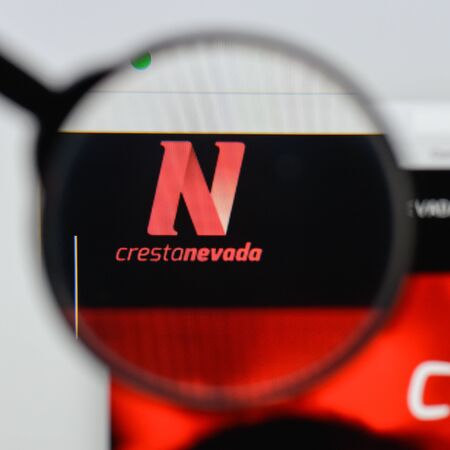 Milan, Italy - August 20, 2018: Crestanevada website homepage. Crestanevada logo visible.のeditorial素材