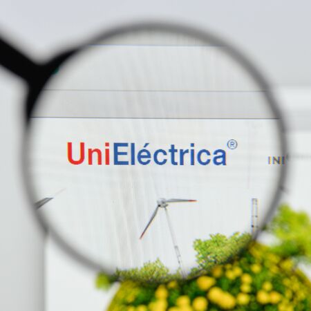 Milan, Italy - August 20, 2018: Unielectrica Energia website homepage. Unielectrica Energia logo visible.のeditorial素材