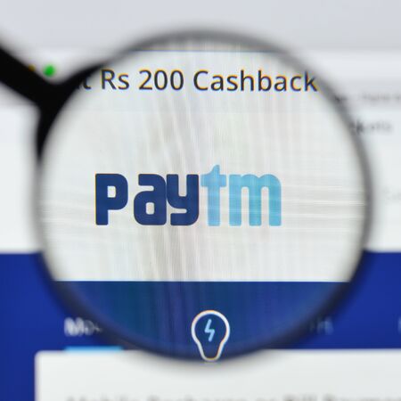 Milan, Italy - August 20, 2018: PayTm website homepage. PayTm logo visible.のeditorial素材