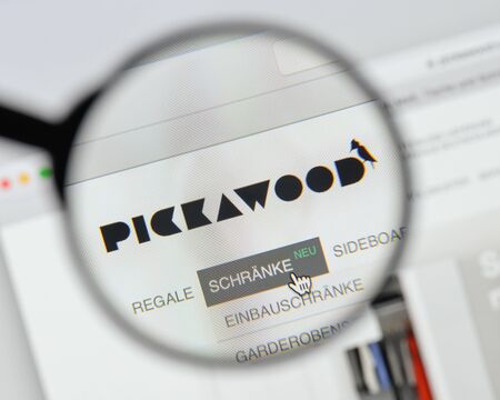 Milan, Italy - August 20, 2018: Pickawood website homepage. Pickawood logo visible.のeditorial素材