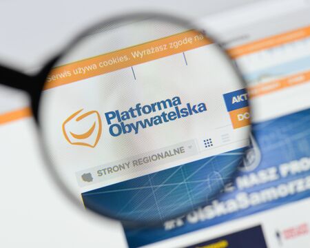 Milan, Italy - August 20, 2018: Platforma obywatelska website homepage. Platforma obywatelska logo visible.のeditorial素材