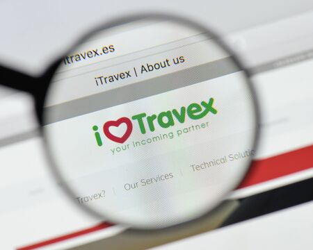 Milan, Italy - August 20, 2018: iTravex website homepage. iTravex logo visible.のeditorial素材