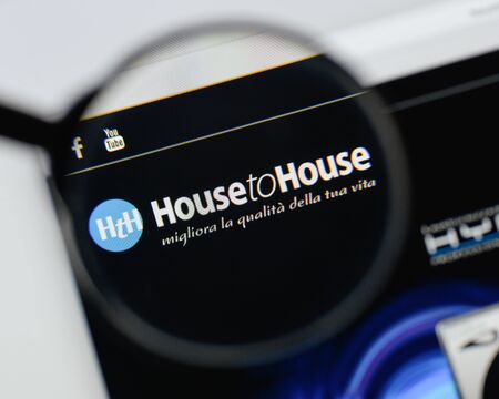 Milan, Italy - August 20, 2018: House To House website homepage. House To House logo visible.のeditorial素材