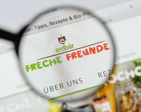 Milan, Italy - August 20, 2018: erdbaÌr (Freche Freunde) website homepage. erdbaÌr (Freche Freunde) logo visible.のeditorial素材