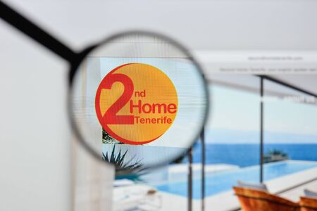 Milan, Italy - August 20, 2018: Rent 2nd home tenerife website homepage. Rent 2nd home tenerife logo visible.のeditorial素材