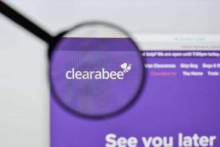 Milan, Italy - August 20, 2018: Clearabee website homepage. Clearabee logo visible.のeditorial素材