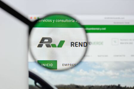 Milan, Italy - August 20, 2018: Rendimiento Verde website homepage. Rendimiento Verde logo visible.のeditorial素材