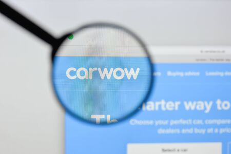 Milan, Italy - August 20, 2018: Carwow website homepage. Carwow logo visible.のeditorial素材