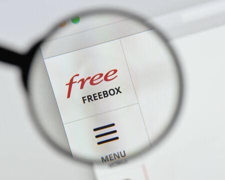 Milan, Italy - August 20, 2018: Free fr website homepage. Free fr logo visible.のeditorial素材