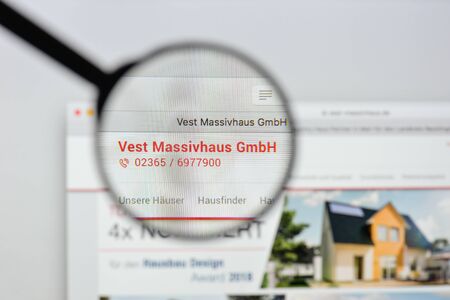 Milan, Italy - August 20, 2018: Vest Massivhaus website homepage. Vest Massivhaus logo visible.のeditorial素材