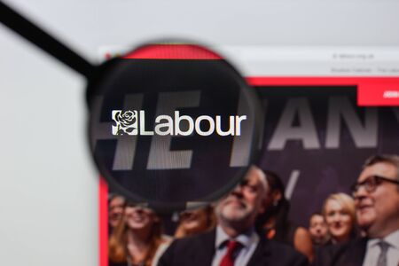 Milan, Italy - August 20, 2018: Labour Party website homepage. Labour Party logo visible.のeditorial素材