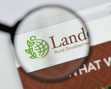 Milan, Italy - August 20, 2018: Landesa website homepage. Landesa logo visible.のeditorial素材