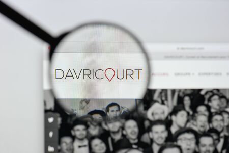 Milan, Italy - August 20, 2018: Davricourt website homepage. Davricourt logo visible.のeditorial素材