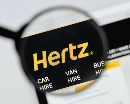 Milan, Italy - August 20, 2018: Hertz website homepage. Hertz logo visible.のeditorial素材