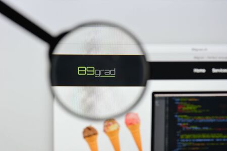 Milan, Italy - August 20, 2018: 89grad website homepage. 89grad logo visible.のeditorial素材