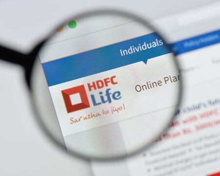 Milan, Italy - August 20, 2018: HDFC Life website homepage. HDFC Life logo visible.のeditorial素材