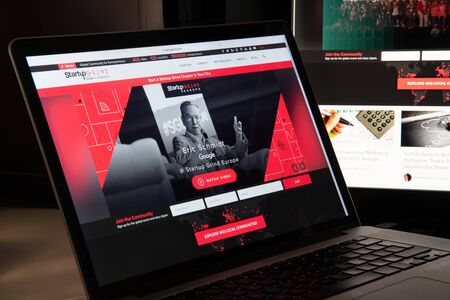 Milan, Italy - August 15, 2018: Startup Grind online banking website homepage. Startup Grind logo visible.のeditorial素材