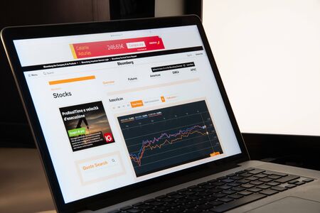 Milan, Italy - August 15, 2018: Bloomberg LP online banking website homepage. Bloomberg LP logo visible.のeditorial素材