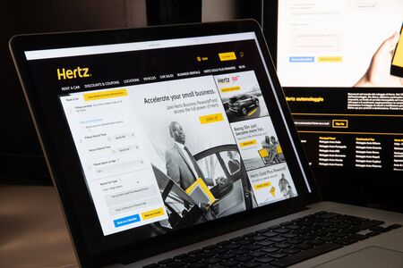 Milan, Italy - August 15, 2018: Hertz insurance website homepage. Hertz logo visible.のeditorial素材