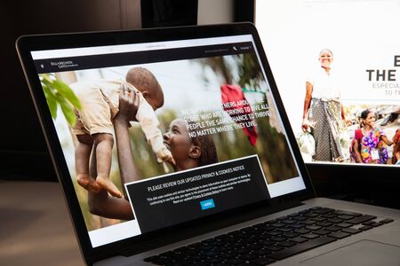 Milan, Italy - August 15, 2018: bill gates foundation NGO website homepage. bill gates foundation logo visible.のeditorial素材