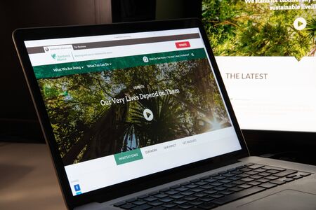 Milan, Italy - August 15, 2018: Rainforest Alliance NGO website homepage. Rainforest Alliance logo visible.のeditorial素材