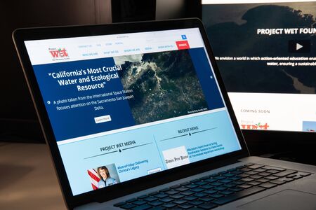 Milan, Italy - August 15, 2018: Project Wet Foundation NGO website homepage. Project Wet Foundation logo visible.のeditorial素材