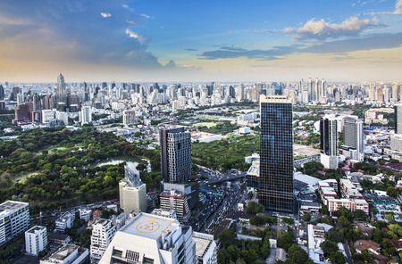 Modern city in a green environment, Suan Lum, Bangkok,Thailand  - Suan Lum Lumpini Park is green space in Bangkok, Thailandの写真素材
