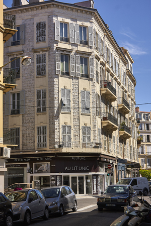 Vertical shot of a nice condominium nestled in a downtown street.のeditorial素材